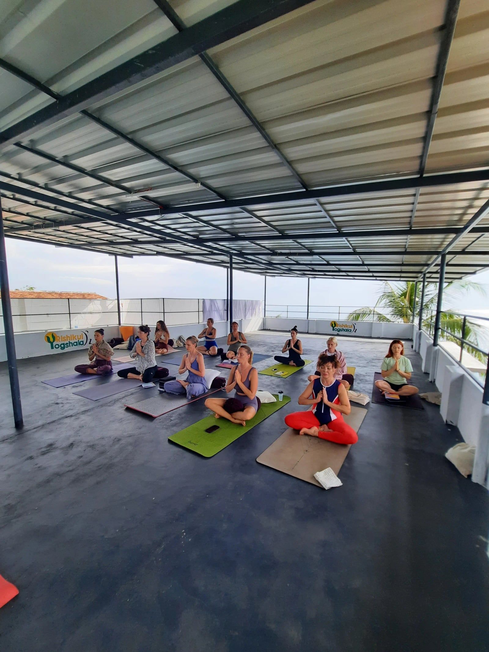 A lecture on a Rishikul Yogshala team course in Kerala